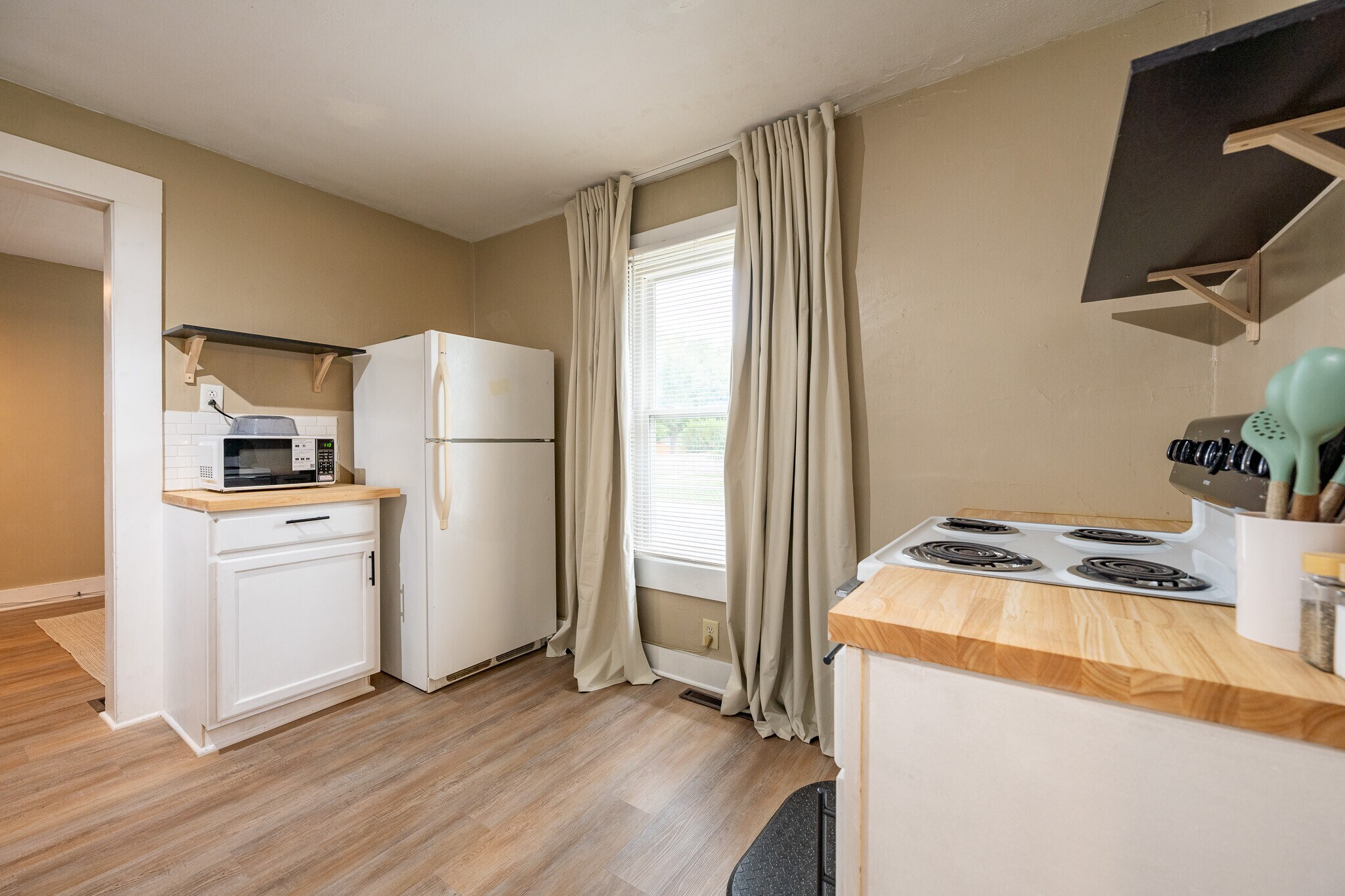 Building Photo - 4502 Kingsley Dr