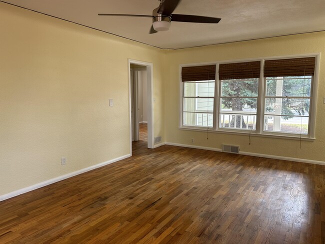 Building Photo - 1247 Avenue F
