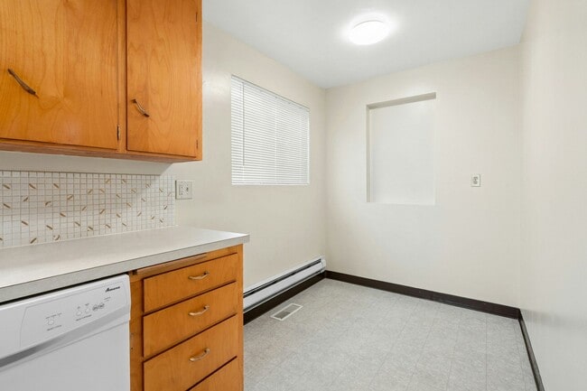 Building Photo - 3bd/2ba Seattle Home