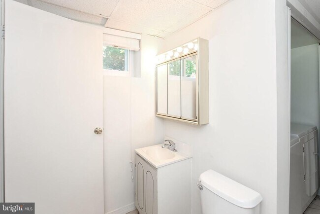 Building Photo - 8401 Beech Tree Rd