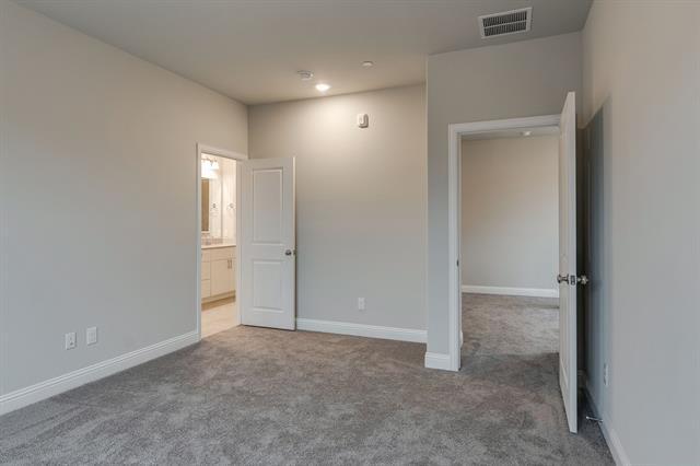 Building Photo - 915 Ponds Edge Ln