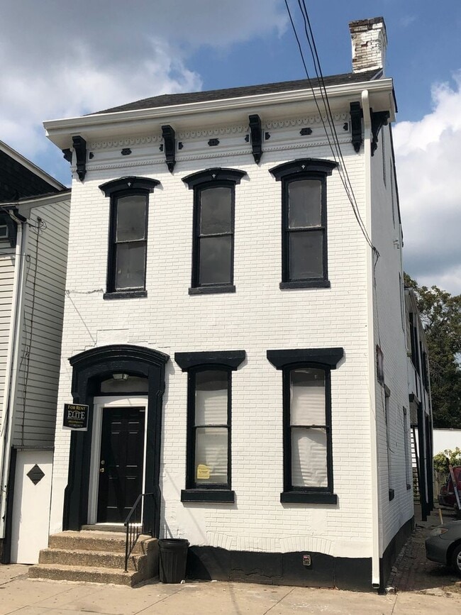 Building Photo - 3 Bedroom in Downtown York City, See Video...