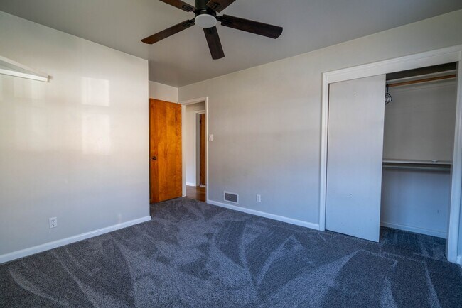 Building Photo - 3 Bed 1.5 Bath Updated Home with Private Fenced Backyard and Mountain Views