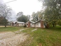 Building Photo - Duplexes in Ardmore TN