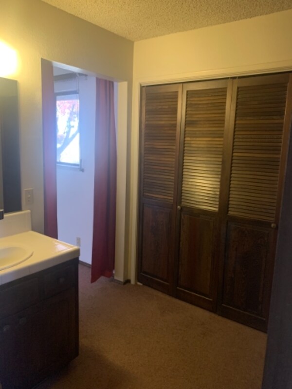 Building Photo - 810 Madrone Ave