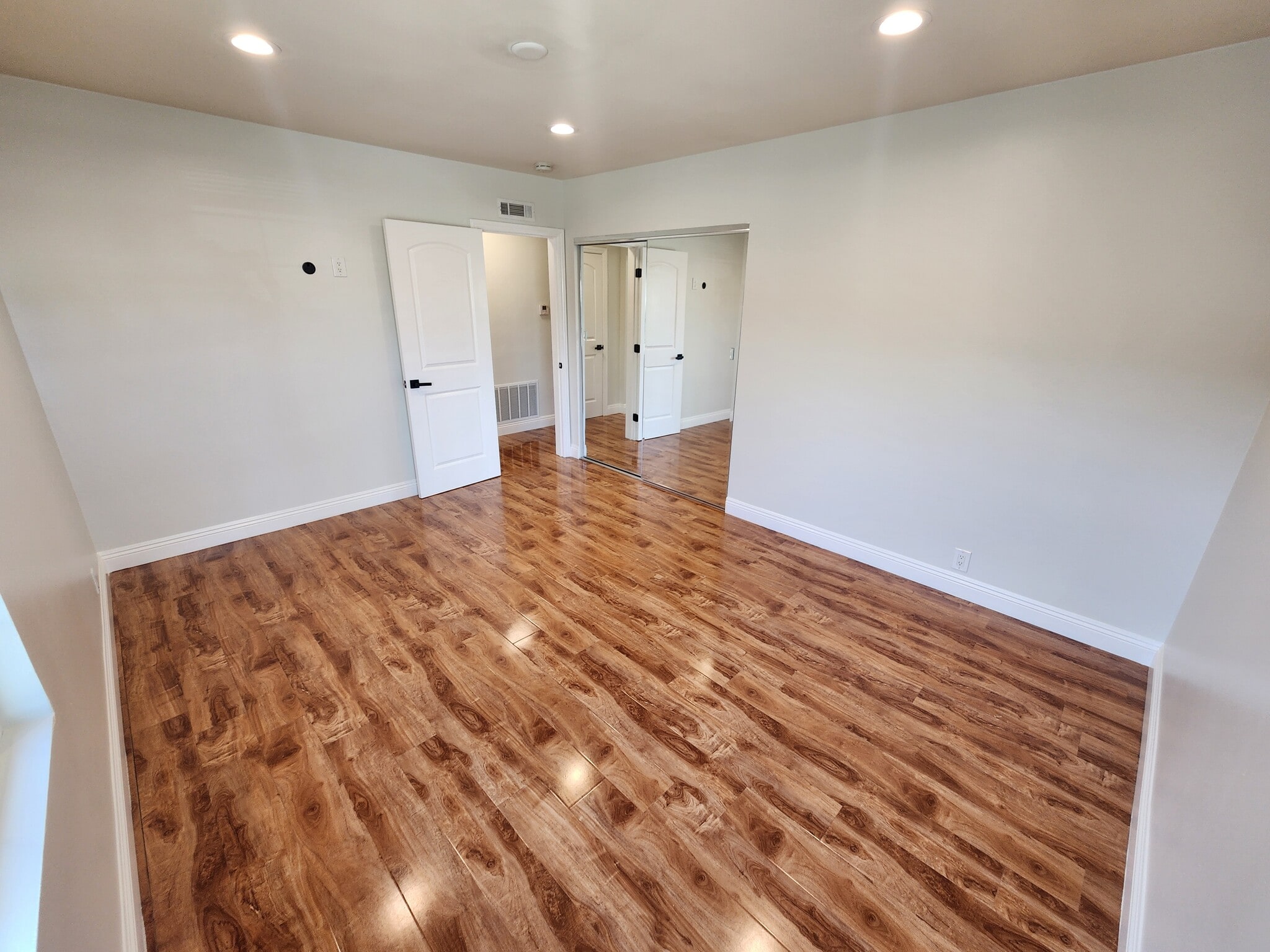 Building Photo - 13132 Hartland St