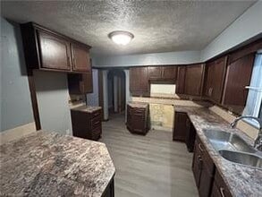 Building Photo - 60 Grandview Ave