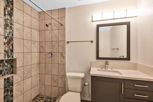 Building Photo - 5-Bedroom Tempe Home with Private Pool Near ASU Campus