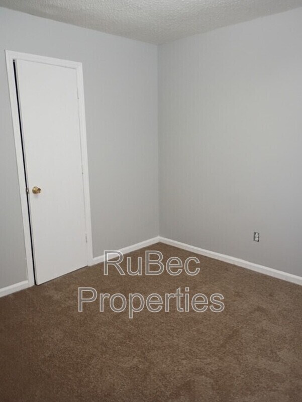 Building Photo - 458 S Weldon St