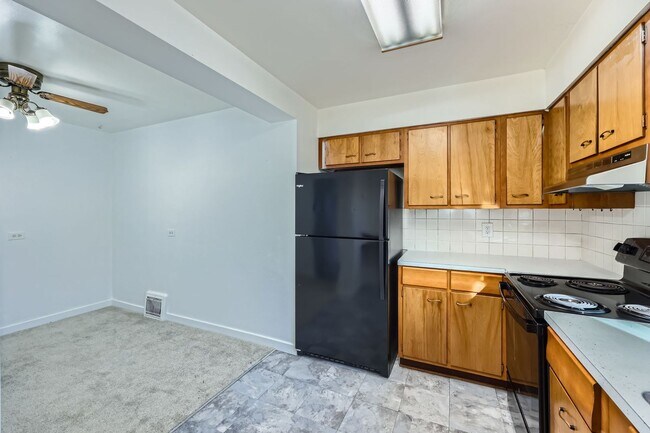Building Photo - **Bright and Spacious 2-Bedroom Home in the Heart of Denver!!**