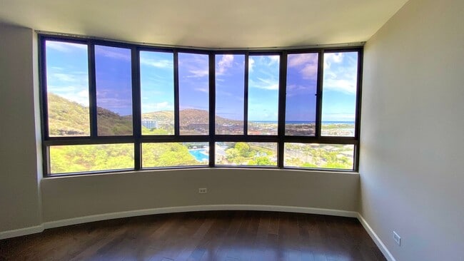 Building Photo - AVAILABLE JULY - 2 BED 2 BATH w/ 2 COVERED...