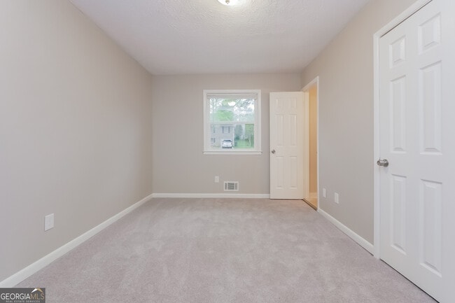 Building Photo - 6690 Vesta Brook Dr