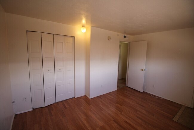 Building Photo - 2665 N Leah Pl