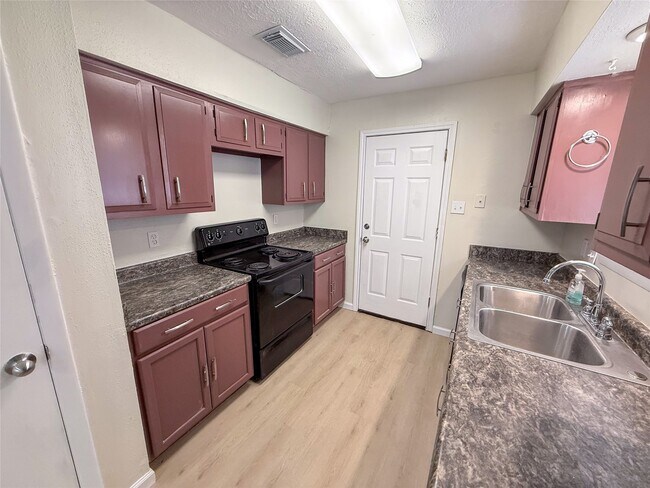 Building Photo - 4251 Rosegate Dr