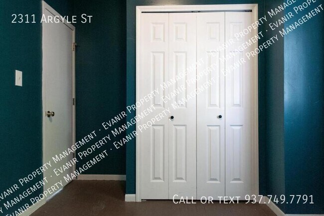 Building Photo - 2311 Argyle St