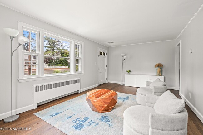 Building Photo - 324 Cedar Ave