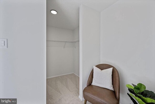 Building Photo - 6909 Doublebrand Ct