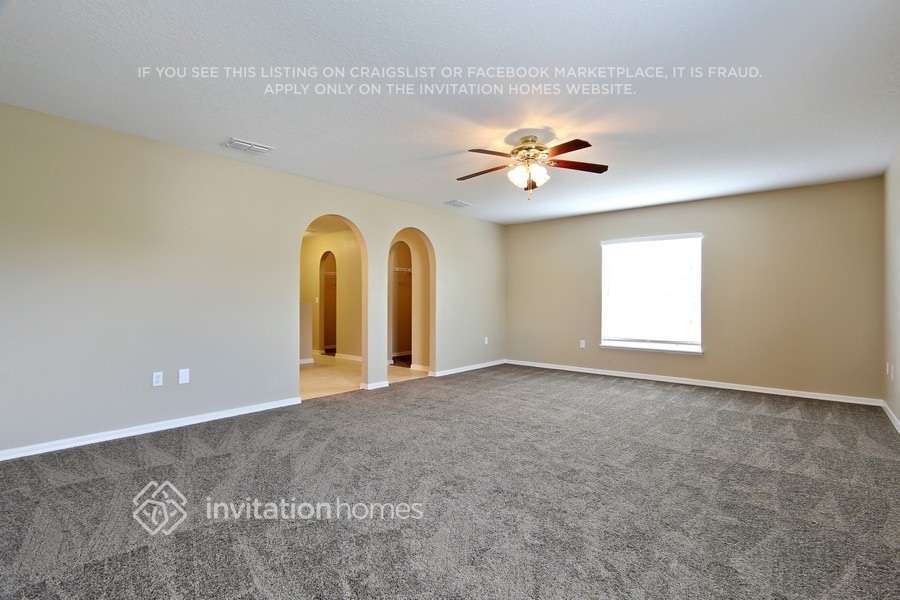 Building Photo - 9707 33rd Ave E