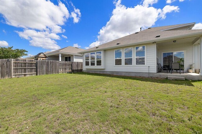 Building Photo - 109 Broken Oak Dr