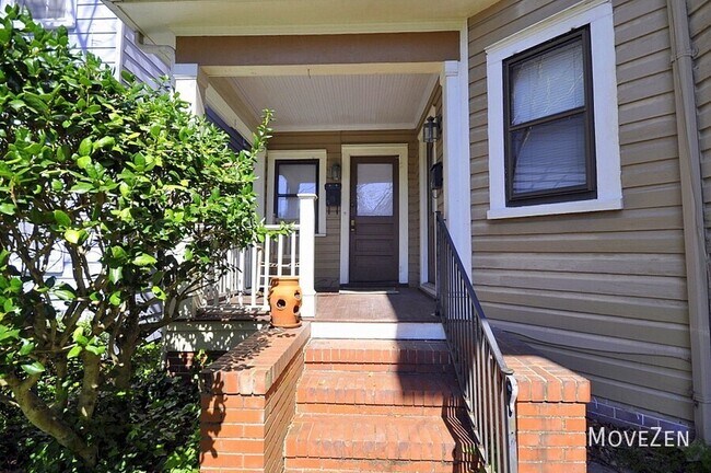 Building Photo - 111 Church St