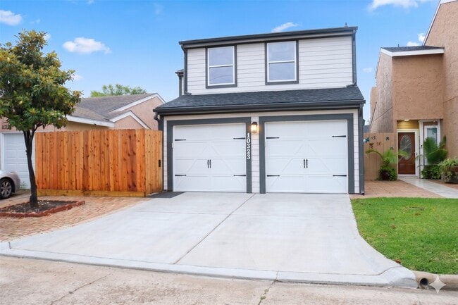 Building Photo - 10323 Bridgeland Ln