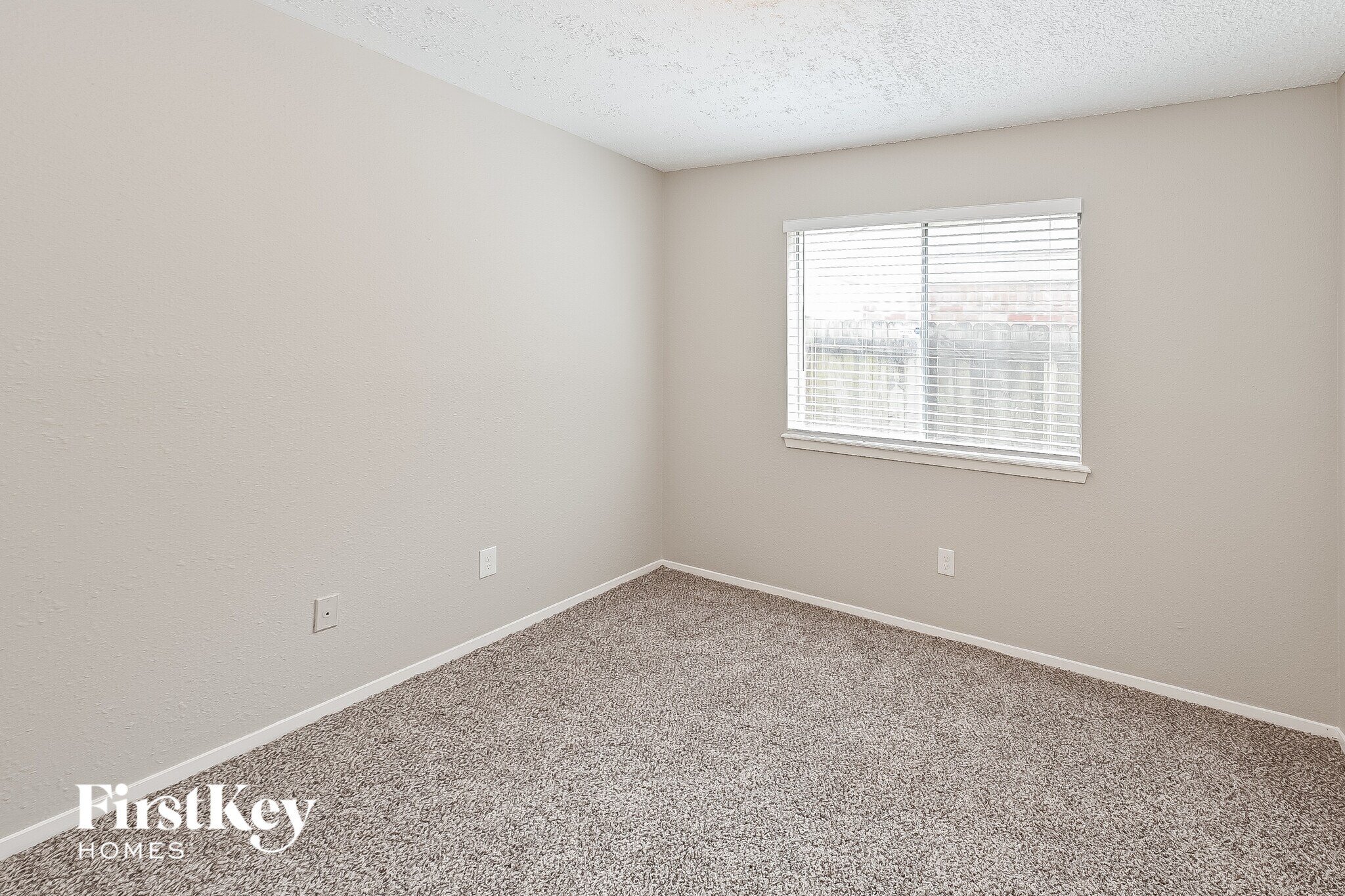 Building Photo - 8222 Streamside Dr