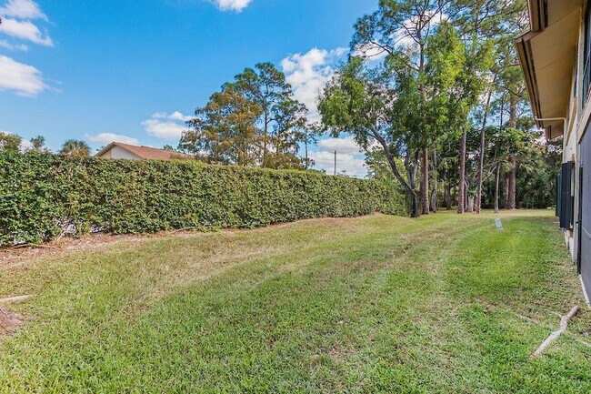 Building Photo - 13115 Belhaven Ct