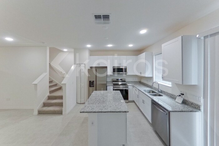 Building Photo - 4411 Paraglider Pl