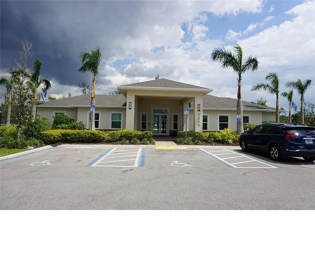 Amenity Center - 25152 E Lenox Cir