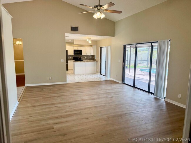 Building Photo - 13427 Kingsbury Dr