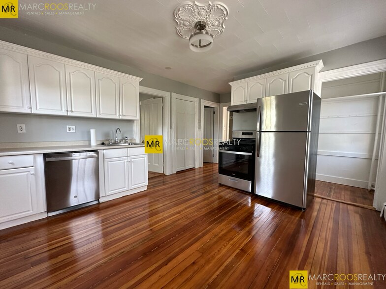 Primary Photo - 135 Nonantum St