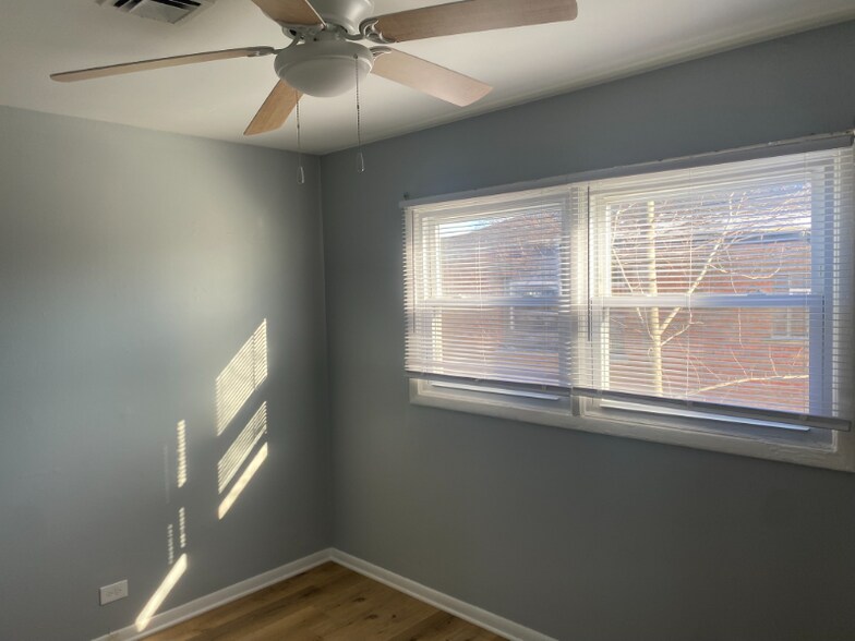 Building Photo - 444 W Hickory St