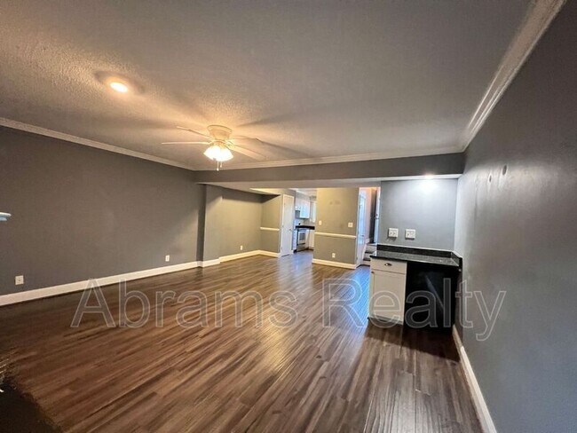 Building Photo - 1136 Glengarry Way
