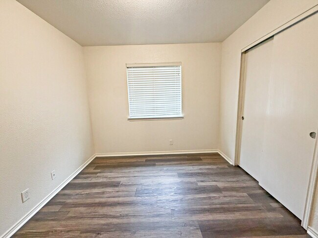 Building Photo - 3949 Wensledale Dr