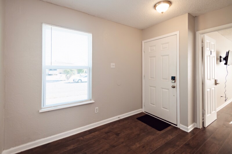 Building Photo - 2700 Terry Dr