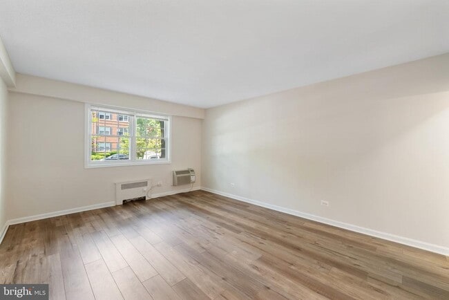 Building Photo - 4402 N Pershing Dr