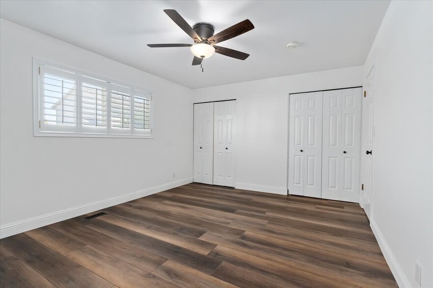 Master bedroom - 954 W River Point Cir