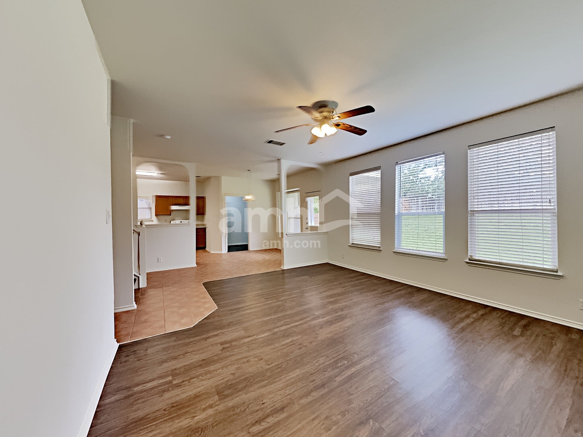 Building Photo - 2915 Encino Riv