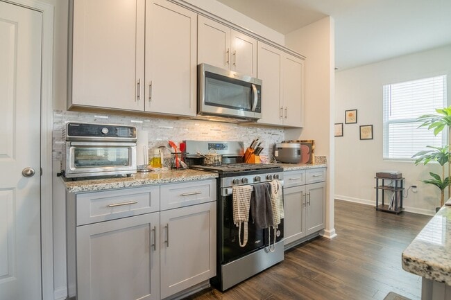 Building Photo - Like New Home in Grovetown