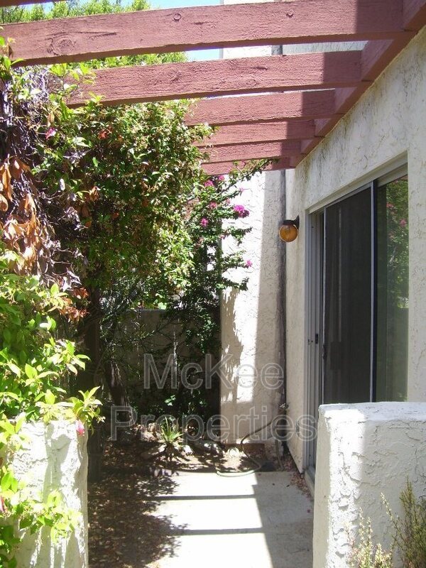 Building Photo - 5430 Linda Vista Rd