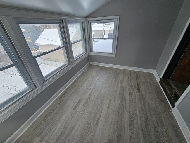 Building Photo - 3386 E 134th St