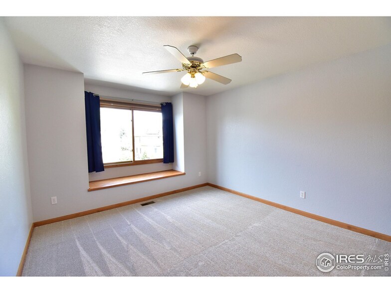 Building Photo - 1301 Silk Oak Dr