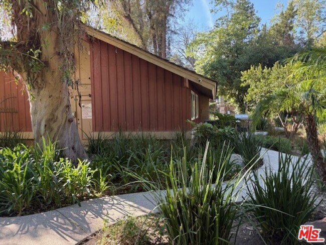 Building Photo - 7120 Carlson Cir