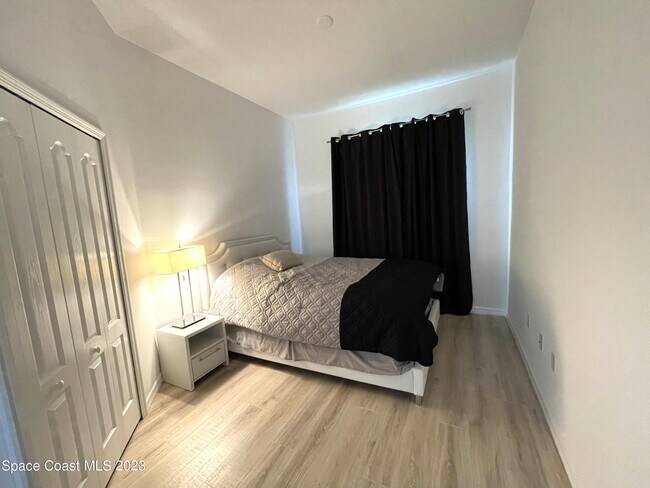 Building Photo - 1896 Windbrook Dr