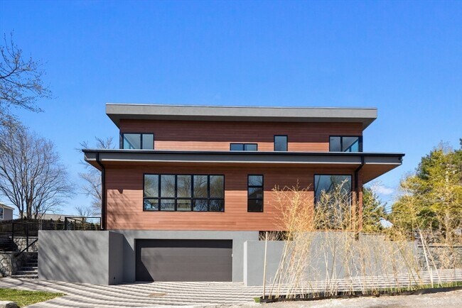 Building Photo - 90 Auburndale Ave