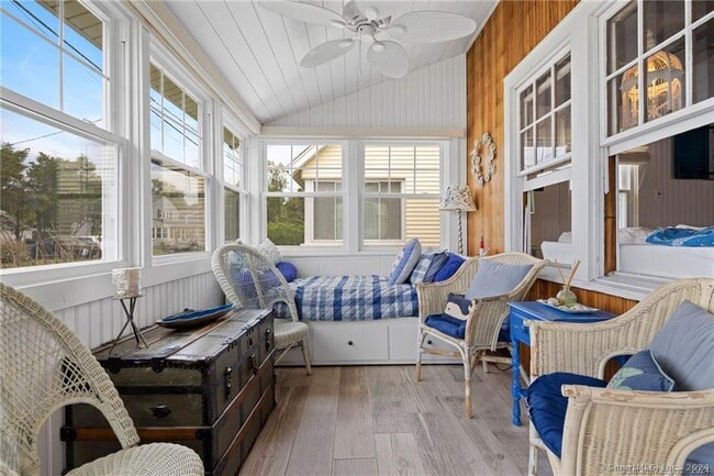 Building Photo - 36 White Sand Beach Rd