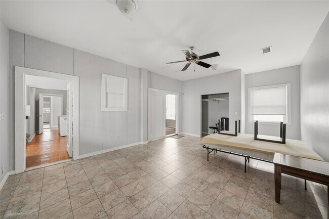 Building Photo - 1510 Truxillo St