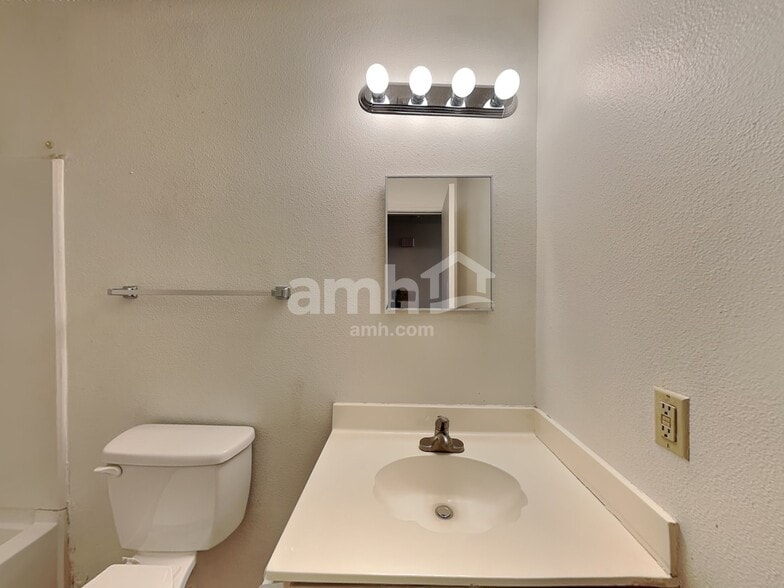 Building Photo - 9506 Arcade Ridge