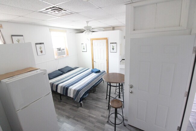 Building Photo - 803 Upson Dr