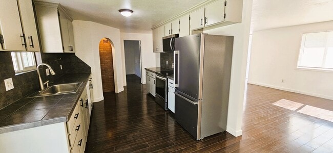 Building Photo - 3 bedroom Post Falls Home with 30x30 Shop